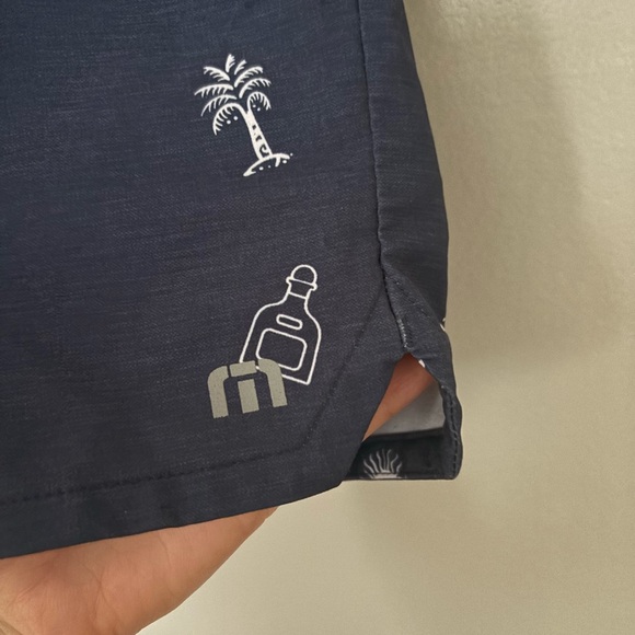 Travis Mathew Blue Board Shorts Size Small - Picture 2 of 6